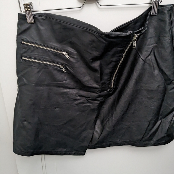 SALE Rue 21 skirt - Picture 4 of 5